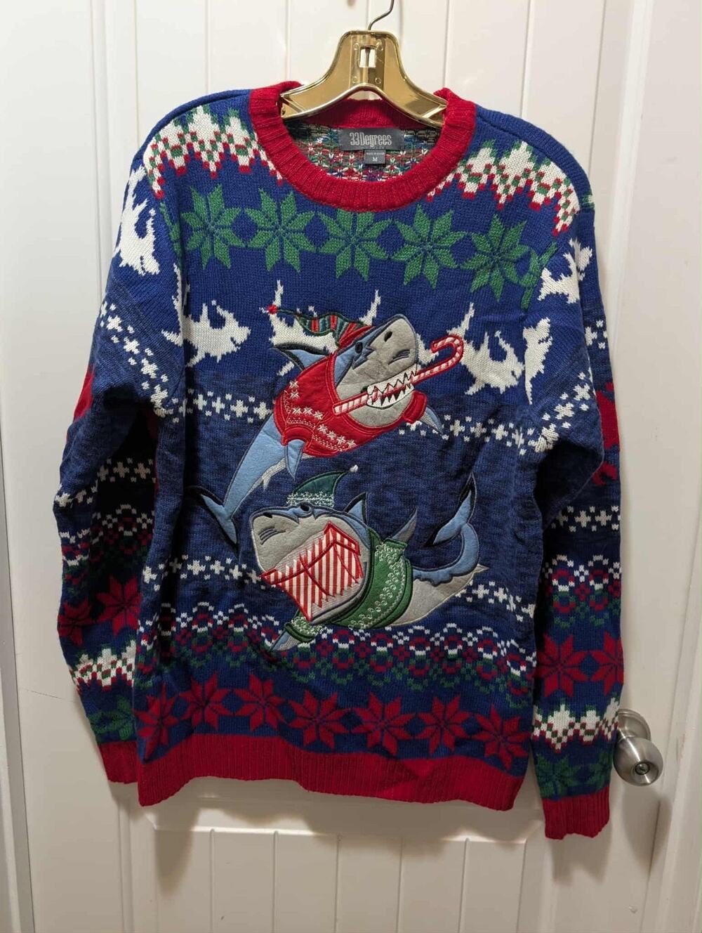 Shark Candy Cane Presents Ugly Christmas Sweater Holiday 33 Degrees Size M